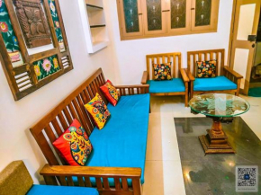 VERY Beautiful Whitetown home with pvt outdoor dining